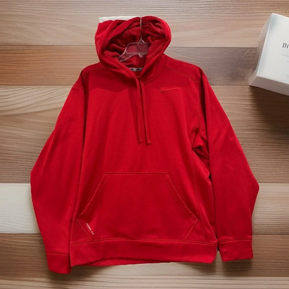 Nike‎ Men's Pullover Hoodie Red Size M Athletic Wear Fall Season Thermo Fit